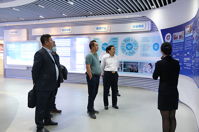 大連檢驗(yàn)檢測集團(tuán)黨委書記、董事長李強(qiáng)一行到訪廣電計(jì)量開展交流洽談